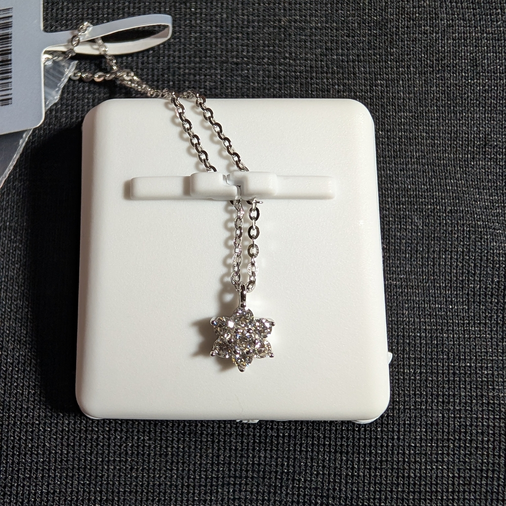 Moissanite Snowflake 0.5 Ctw VVS/D 925‎ Sterling Necklace W/ GRA Card MSRP $225